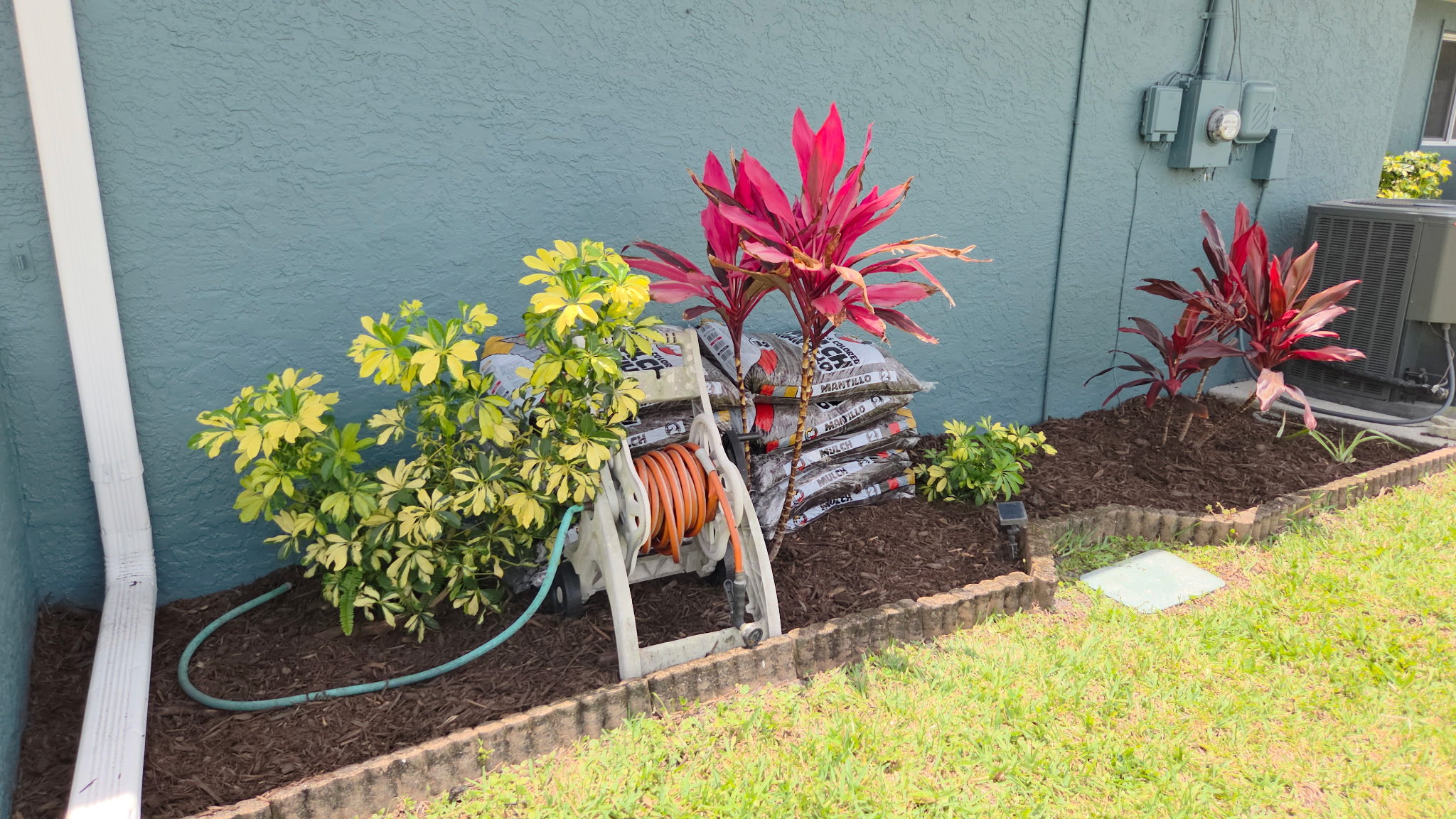 Tropical planting and garden beds Fort Myers